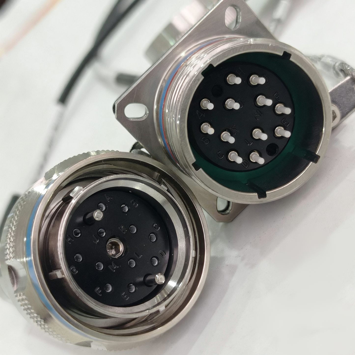 F-tone D38999 Series Standard Circular Connectors ARINC801 12Cores Plug and Socket J599A8/26KF12N Fiber Optic Cable Assembly