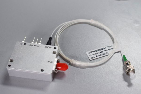 12GHz Balanced Photodetector