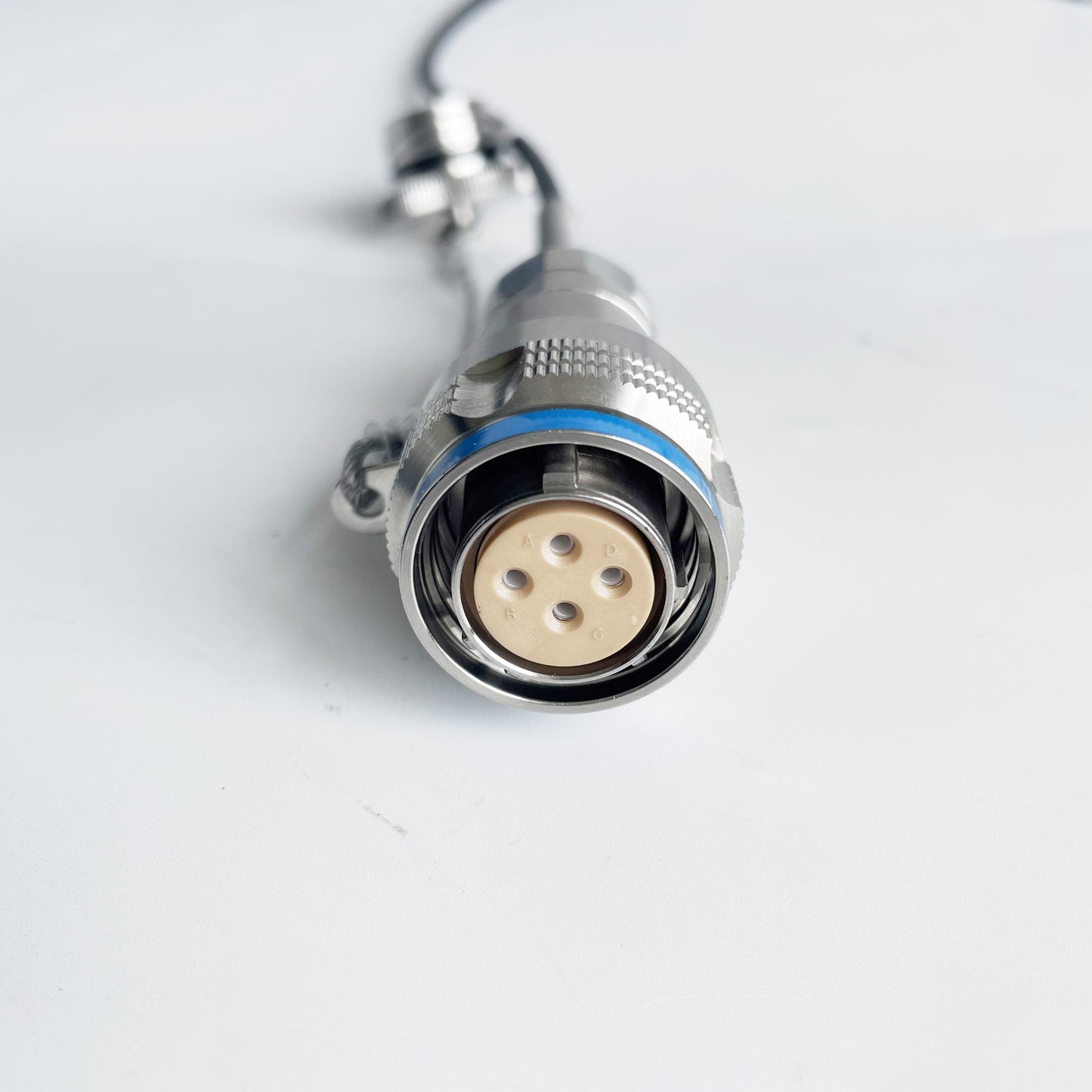 F-tone D38999/26KC04B1N GJB599 /20KC04A1N Series Standard Circular Underwater Connectors Plug Fiber Optic Cable Assembly