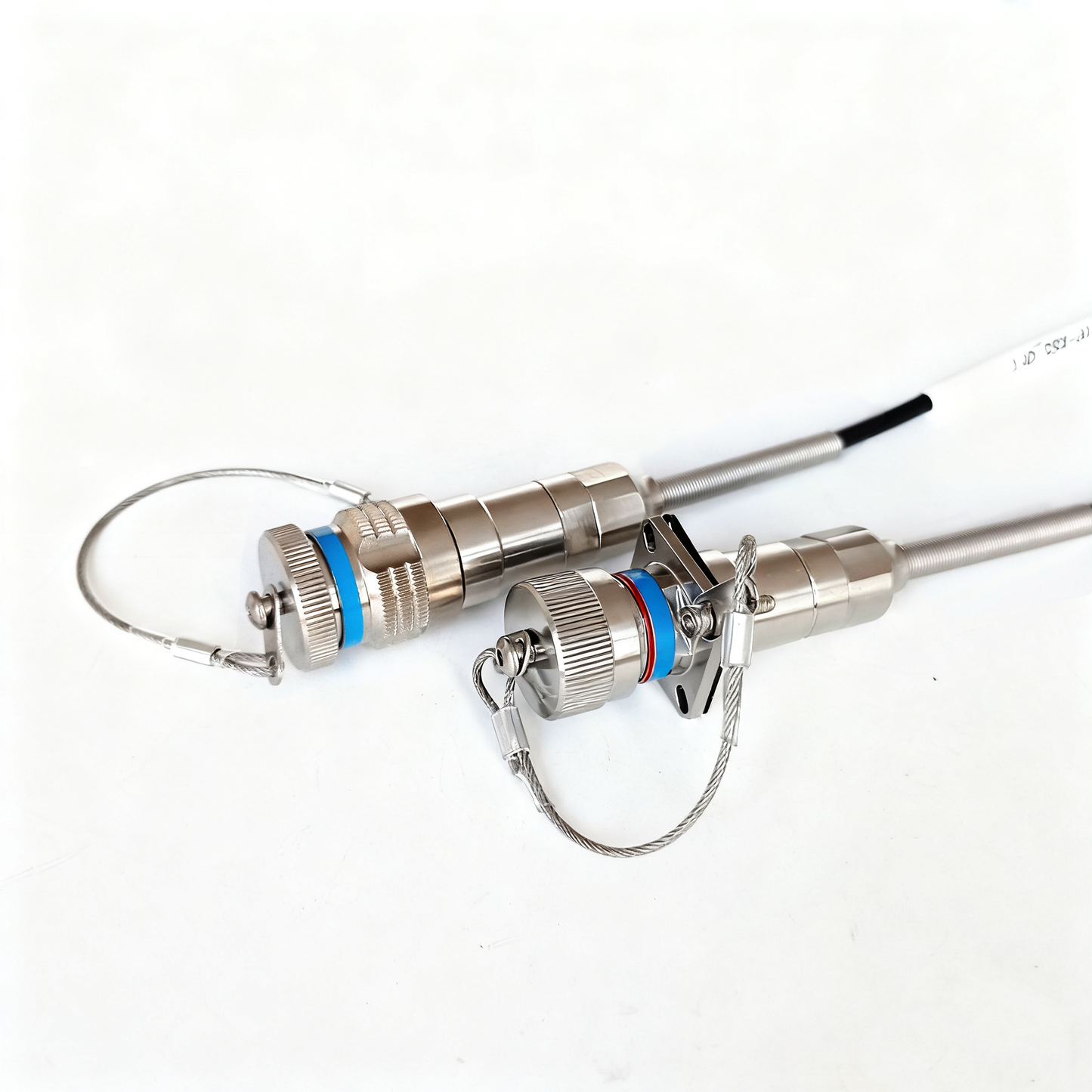 F-tone D38999 Series Standard Circular Connectors 4Cores Socket Fiber Optic Cable Assembly