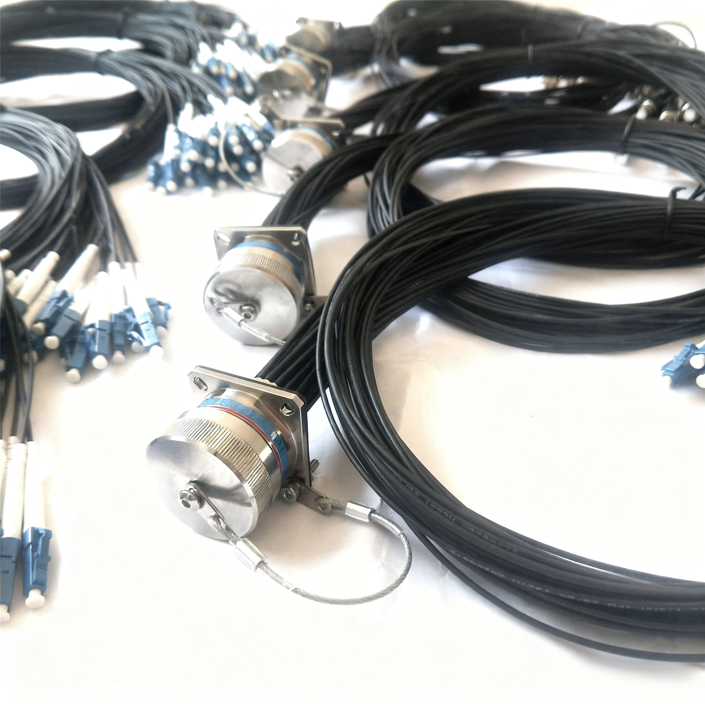 F-tone D38999 32Cores Single Mode Fiber Cable Plug and Socket J599/20KF32A1N -32LC Fiber Optic Cable Assembly