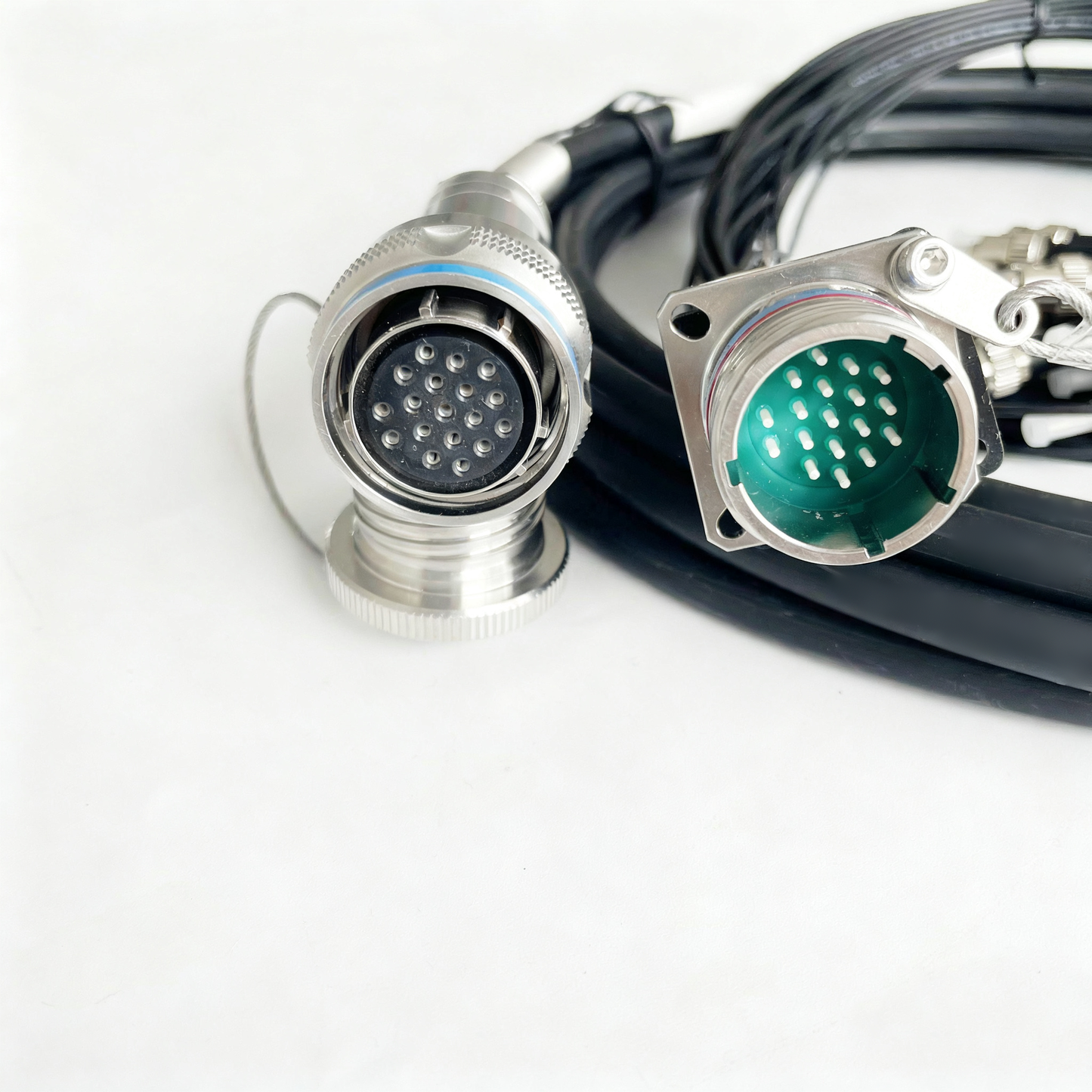 F-tone D38999 18Cores Single Mode Fiber Cable Plug and Socket J599/26KD18B1N -J599/26KD18B1N Fiber Optic Cable Assembly